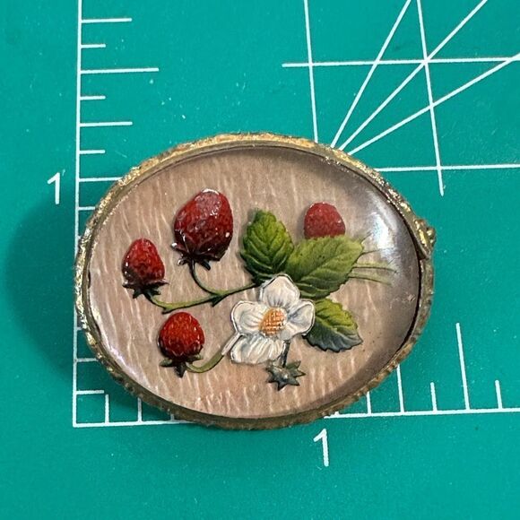 Antique Goofus glass strawberry berries and flower brooch 1890-1920’s - Picture 10 of 13